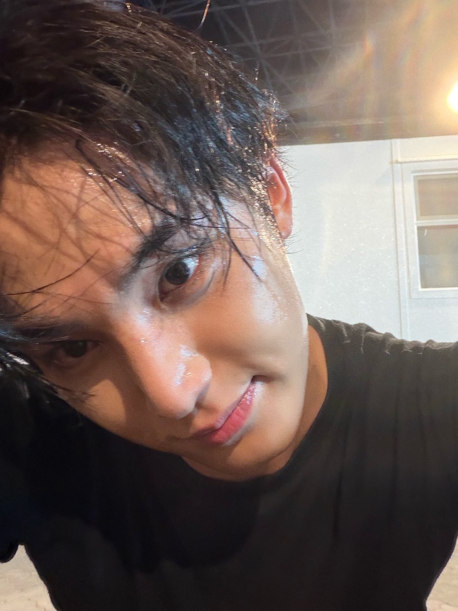 gyumedia's tweet image. 251123 min9yu_k instagram post 📸 #민규 #MINGYU 

Thank you Abu Dhabi Carats! 
See you soon🖤