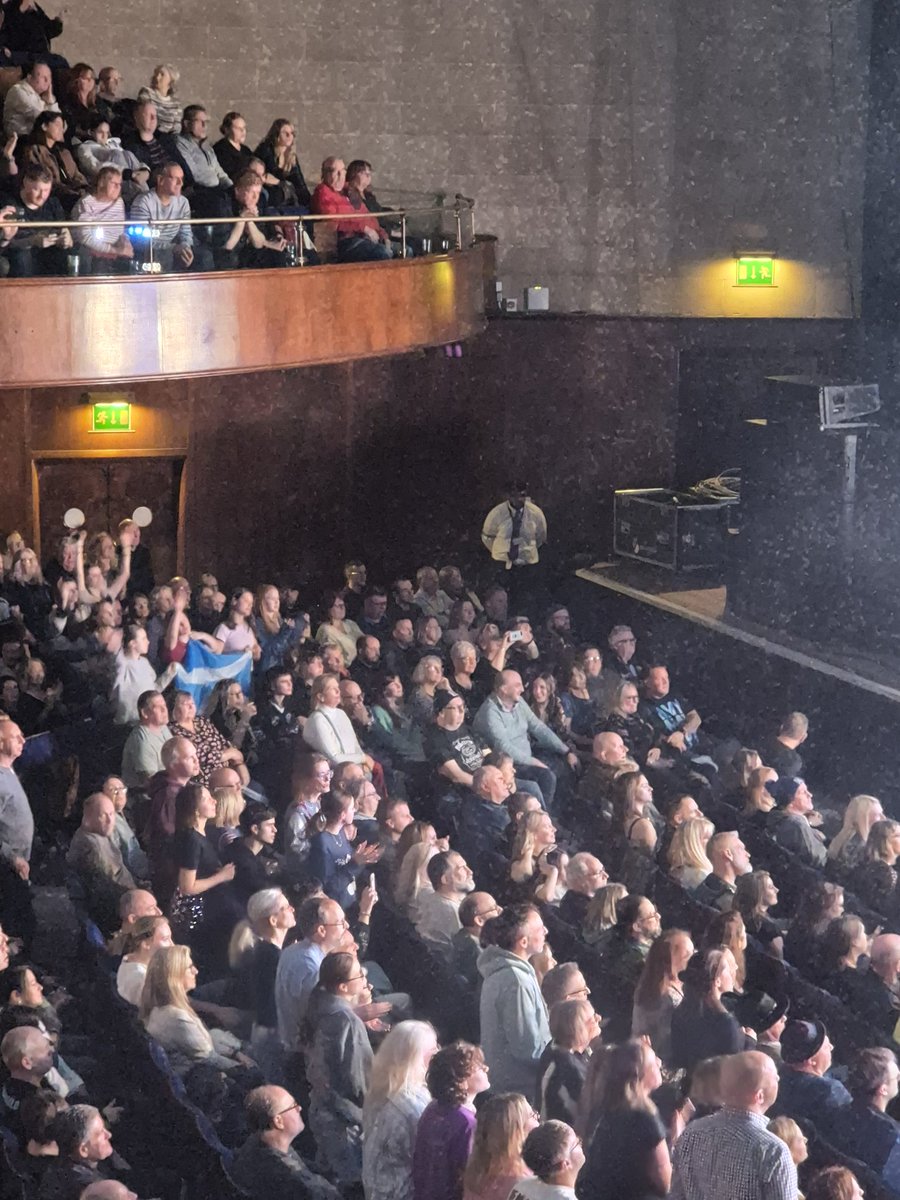 Fabulous concert from <a href="/Amy__Macdonald/">𝗔𝗠𝗬 𝗠𝗔𝗖𝗗𝗢𝗡𝗔𝗟𝗗</a> at #sheffieldcityhall last night.Didn't know what to expect.Thought she was so talented with great musicians around her #amymacdonald