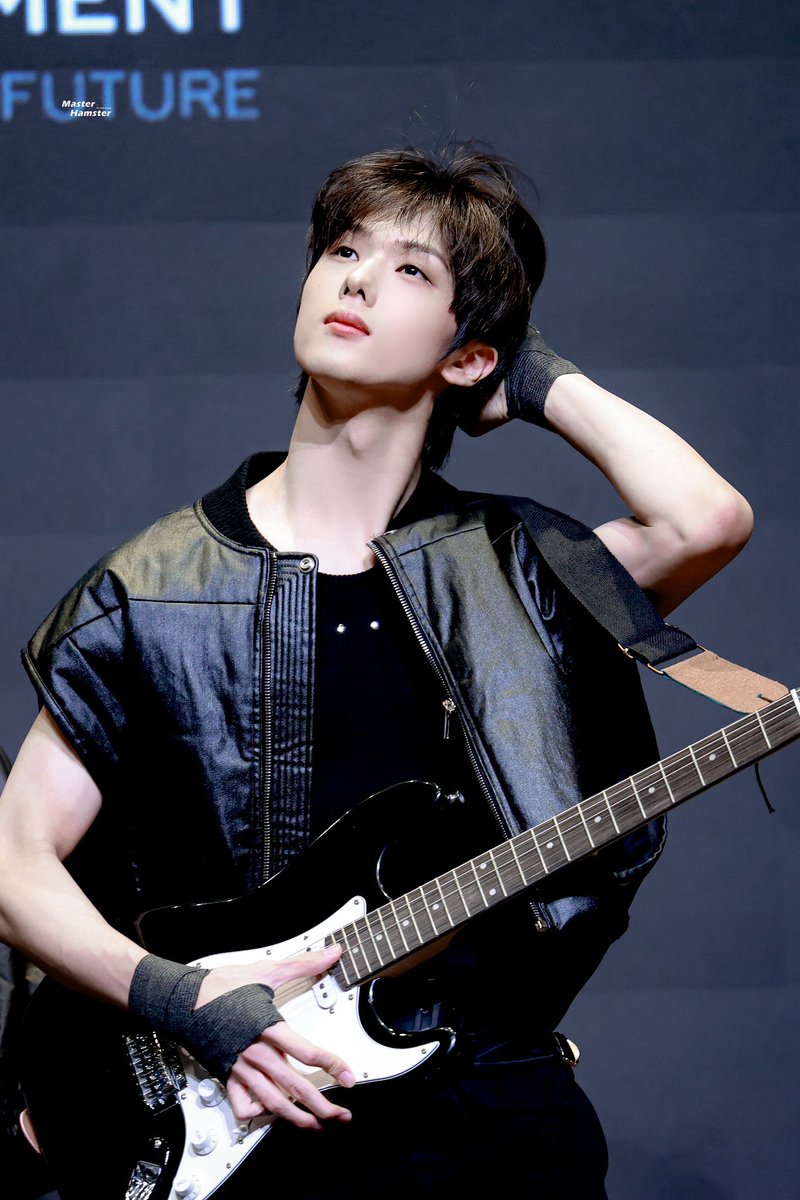 bassist jisung park 🎸