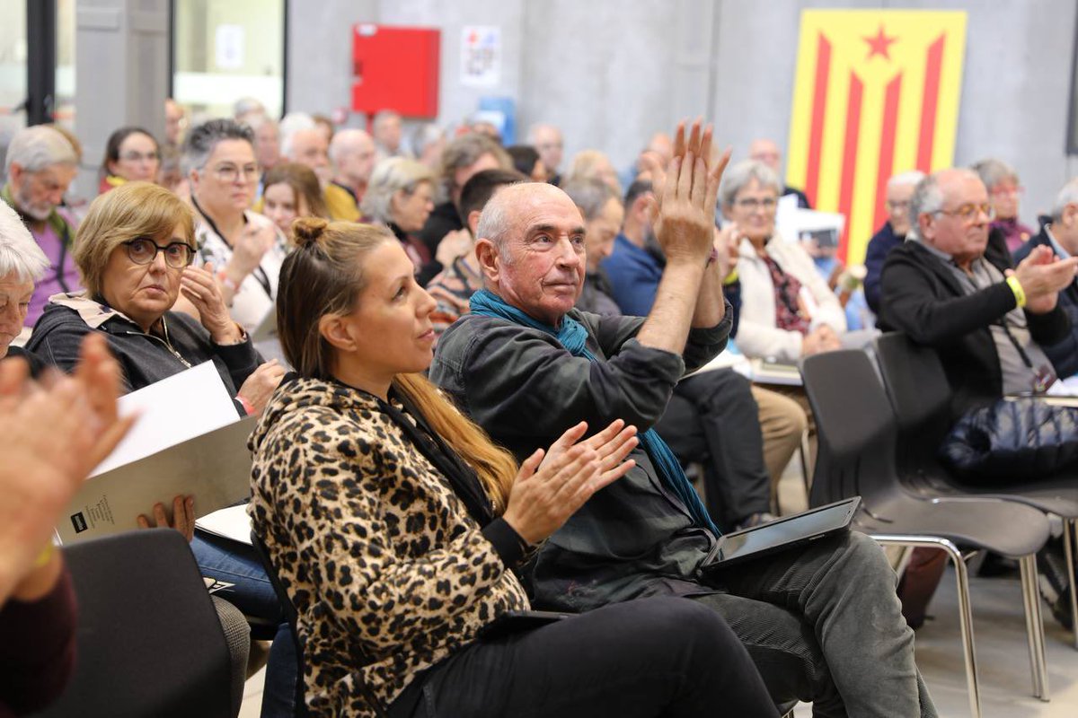 assemblea's tweet photo. ◼️◻️ Jornada de treball a Cardedeu on celebrem el Consell d’Assemblees de Base. És el punt de trobada anual en què les assemblees territorials, sectorials i exteriors reforcen vincles, debaten estratègies i proposen noves línies de treball. https://t.co/0xTbJJKOBO