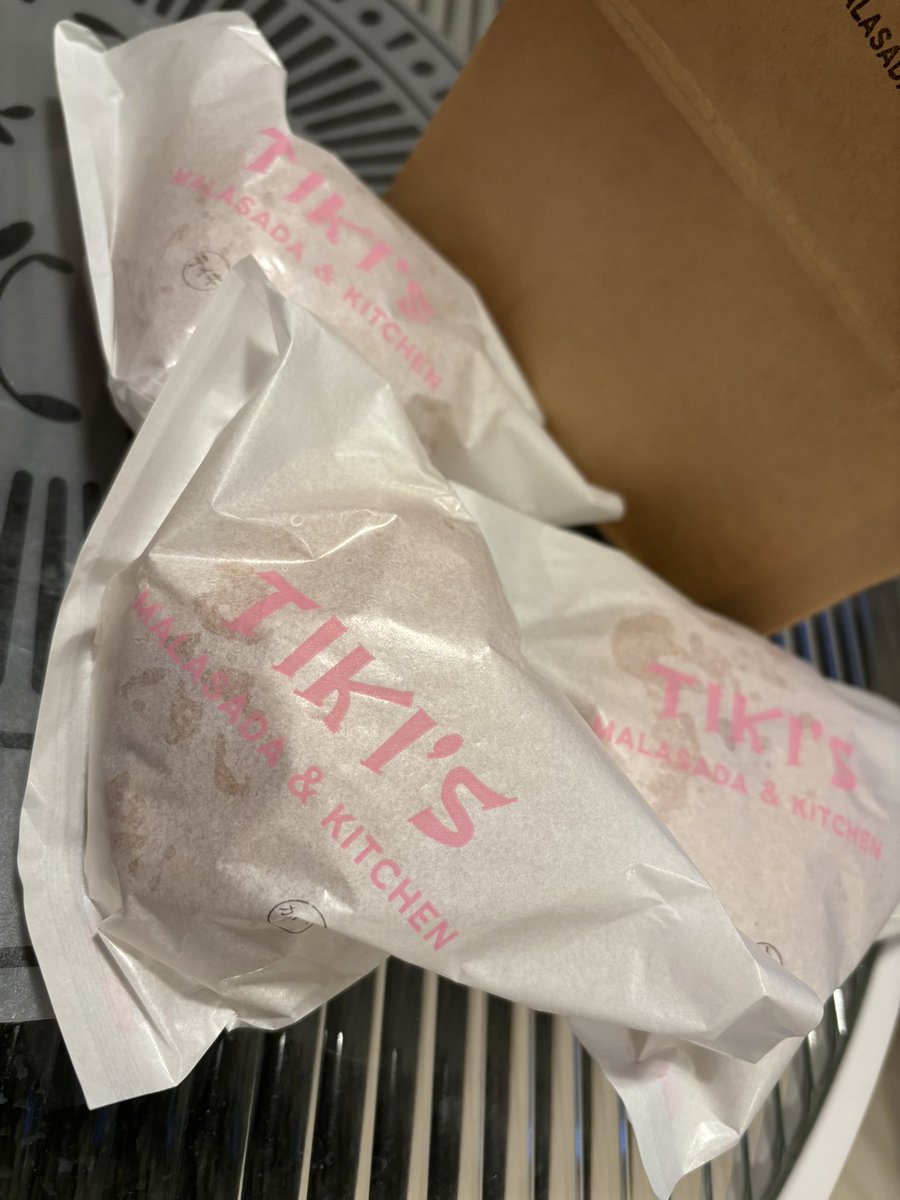 yuna_chil's tweet image. めちゃくちゃ食べたしまだ食べる
近くにマラサダ専門店を見つけた💡🌺🌈