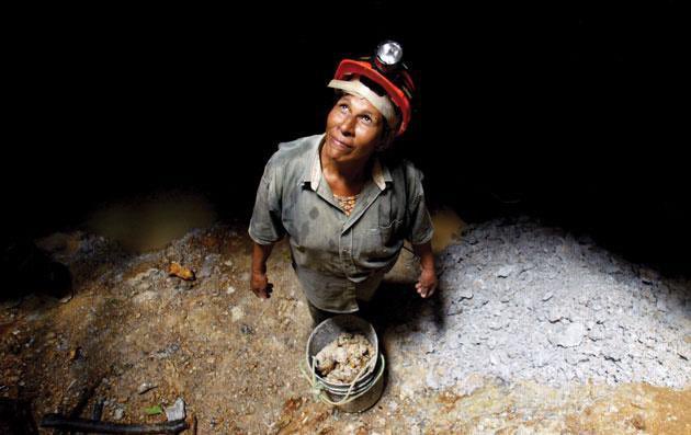 dismasDu's tweet photo. The life of a miner is defined by difficult, dangerous work, with long hours and a high risk of injury and death from accidents and dust-related diseases like
pneumoconiosis,
But despite the risks, miners take pride in their work and the vital resources they provide.
#MiningTips https://t.co/oBNbqOfXFD