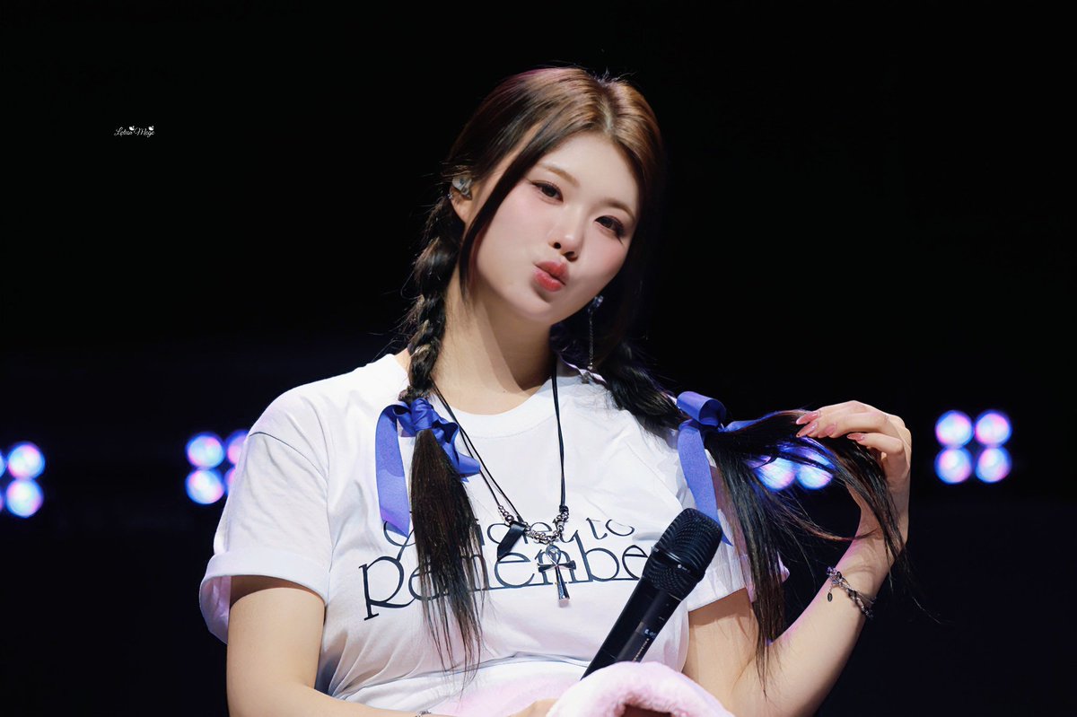 251115 <A Violet To Remember> HQ🦢 #수안 #박수진 #퍼플키스