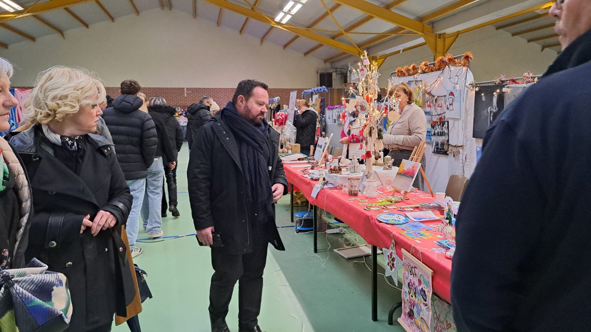 BrunoBilde's tweet image. 🎁🎅🏻 Quelques emplettes, en bonne compagnie, ce matin au marché de Noël d’Auchy-les-Mines.
Merci pour votre accueil chaleureux !