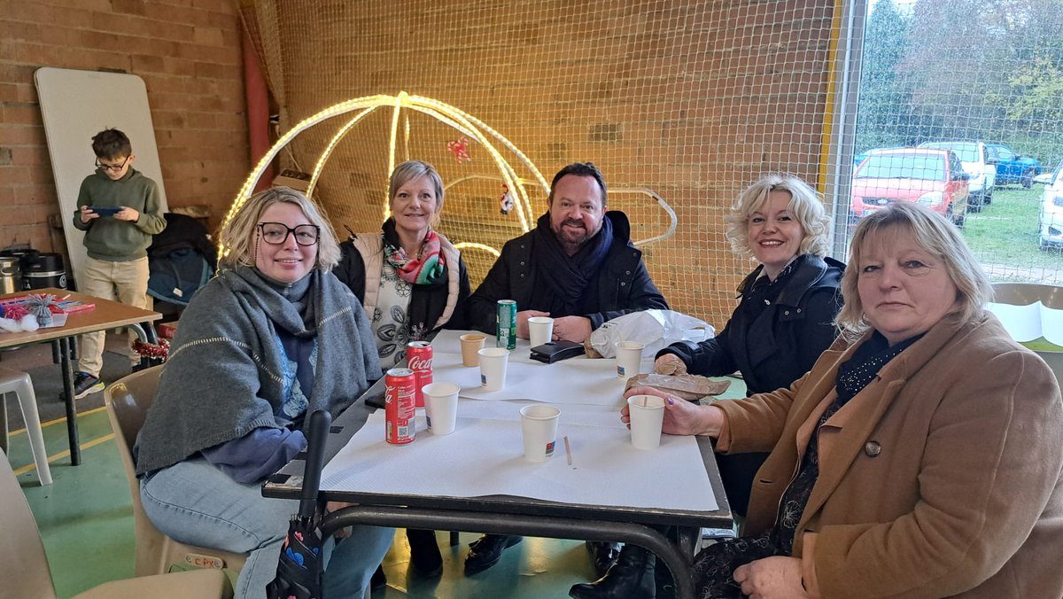 BrunoBilde's tweet image. 🎁🎅🏻 Quelques emplettes, en bonne compagnie, ce matin au marché de Noël d’Auchy-les-Mines.
Merci pour votre accueil chaleureux !