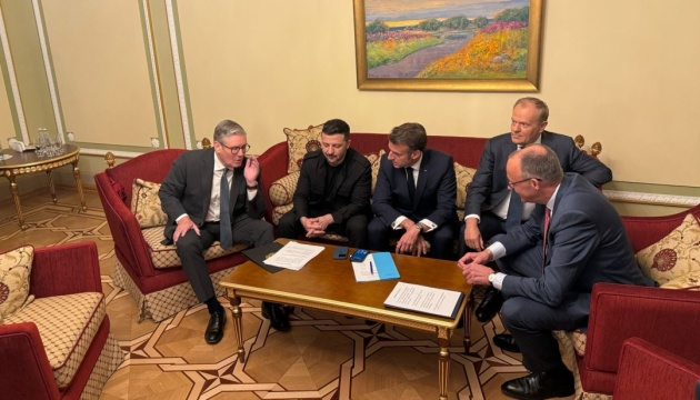 HavryshkoMarta's tweet photo. Europe is outraged by Trump’s plan, calling it a capitulation. 
But what, exactly, is Europe offering Ukraine beyond tough talk and theatrics?

⛔️Sending its own sons into Ukraine’s kill zone? 
Handing over the Taurus missiles at last? 
⛔️Releasing frozen Russian assets? 
⛔️Enforcing a no-fly zone? 
⛔️Maybe even stopping its shopping spree for Russian gas — which it’s bought more of since 2022 than it’s given Ukraine in aid?

So, what is Europe offering 🇺🇦to actually win the war — besides endless pats on the back and those utterly profound statements about “support and solidarity”?