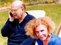 Corriere: «Vanoni, nota la sua giovanile simpatia per il socialismo di Pietro Nenni»: Cioè: ancora oggi non riescono a scrivere che dai Craxi era di casa.