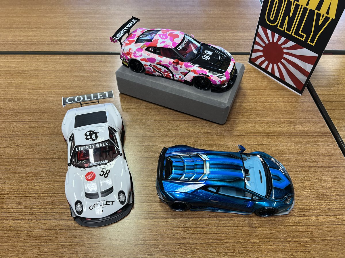 banchan905's tweet photo. 本日の岡崎展示会にお集まり頂いた皆様、お疲れ様でした。
某3Dパーツブースの物販補助員でしたが、開場と同時に沢山のお客様にご購入頂きありがとうございました。
昨日完成したミウラとまっすんさんの作品と勝手にコラボ😆

#ケイoffice 
#まっすんカーモデルチャンネル展示会 #LBWK 
@ysysCLKY https://t.co/BgcnDRrtuR