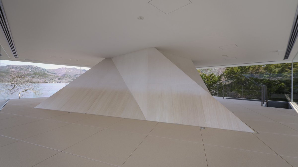 silaes's tweet photo. The most stunning sauna design amidst the sauna hype: CYCL near Lake Yamanaka from Yu Momoeda. It draws inspiration from the surrounding landscape. It's inspired by the Fuji 🗻 and its clouds, specifically kasagumo, “cloud hat”- the moment when a cloud is perfectly placed atop 🗻 https://t.co/2OEsZpB49W