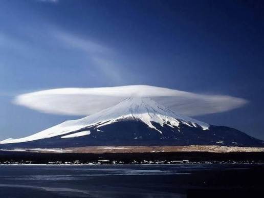 silaes's tweet photo. The most stunning sauna design amidst the sauna hype: CYCL near Lake Yamanaka from Yu Momoeda. It draws inspiration from the surrounding landscape. It's inspired by the Fuji 🗻 and its clouds, specifically kasagumo, “cloud hat”- the moment when a cloud is perfectly placed atop 🗻 https://t.co/2OEsZpB49W