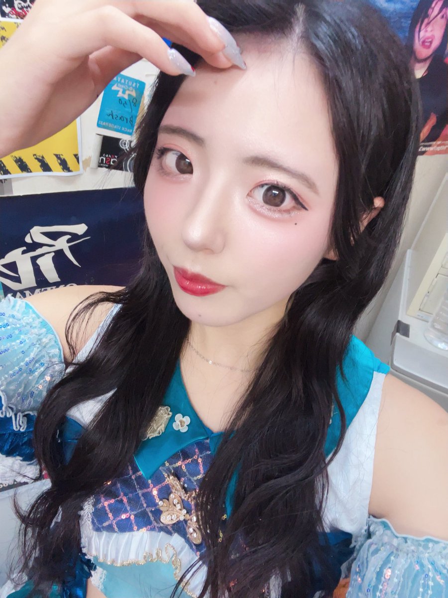 aoi_hotaloop's tweet image. 『定期公演「発行」~第八章~』＆『NEW AGE EMO MUGEN』NIGHTありがとうございました🙏🏻

「落ちサビ交換」「じゃんけんポラリスッ！！」どうでしたか〜？これからいっぱいじゃんけんしよーね✌🏻✊🏻🖐🏻
1日過ごせて嬉しかったよ〜2回ししてくれた人ありがと〜💙

明日は4日連続ライブラスト‼️囲み動画‼️