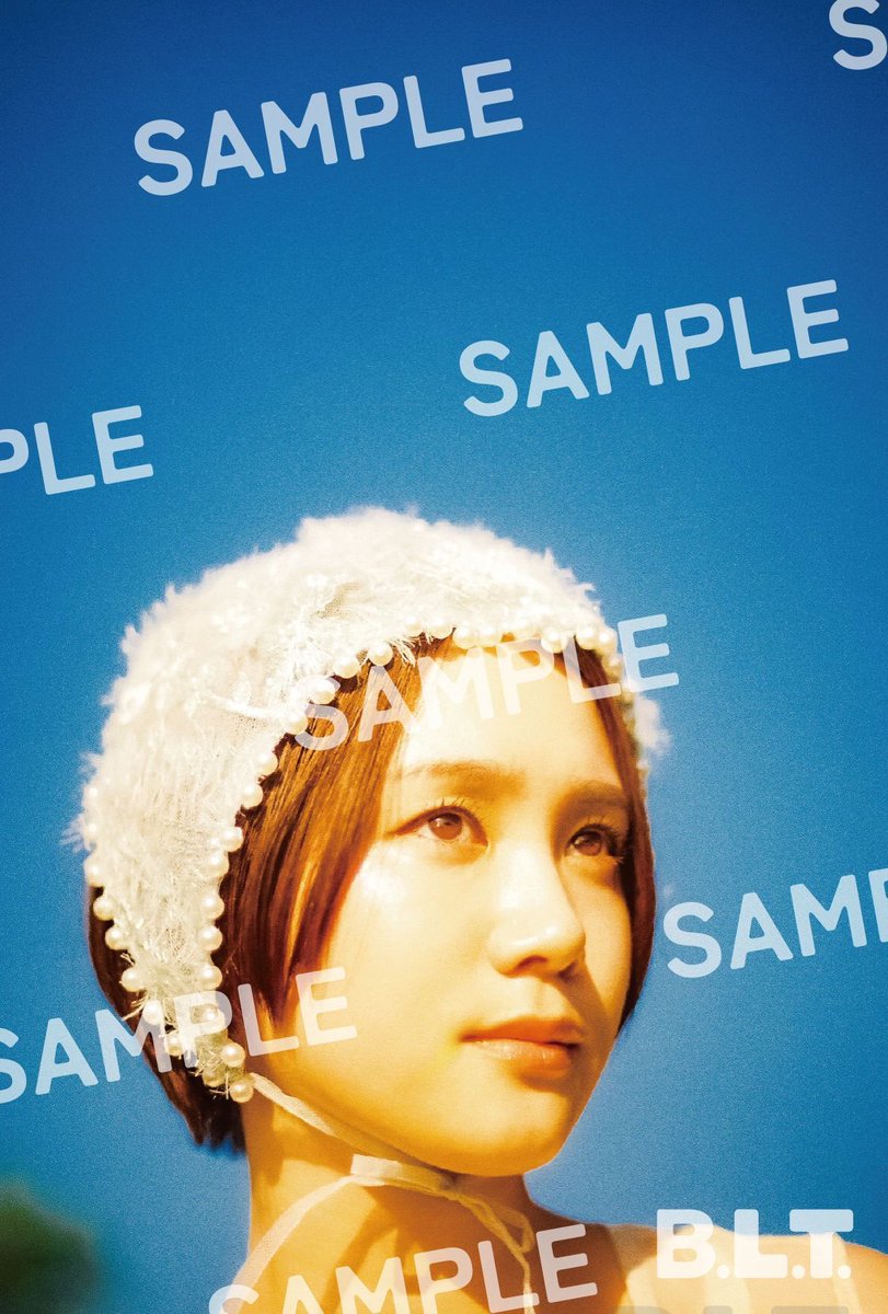 osaki_2nd_1212's tweet image. ==°==°==°==°==°==°==°==
    #尾碕真花セカンド写真集
  ローソンエンタテインメント
                   購入特典
==°==°==°==°==°==°==°==

ローソンエンタテインメントで
ご購入いただくと、
限定ポストカード（全2種）から
ランダムで1枚付いてきます。

#尾碕真花 

🔗 bltweb.jp/2025/10/27/osa…