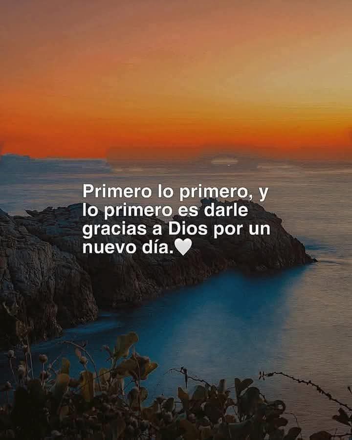 #FelizDomingo 
Domingo de gratitud: Señor, gracias por tu mano poderosa sobre nuestras vidas, Bendecidos y en Victorias avanzamos 🙏🏆