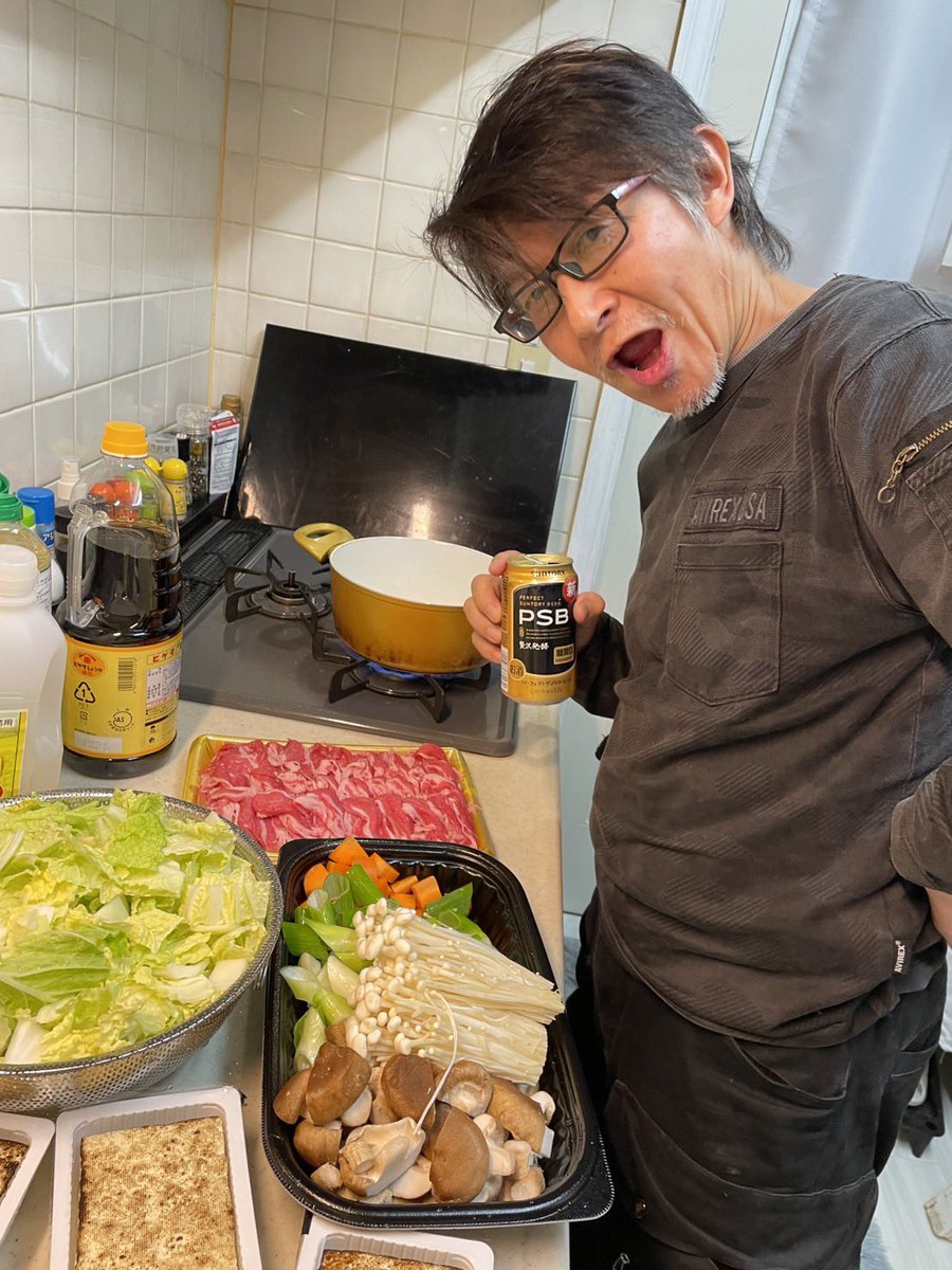 dandyshokai's tweet image. 今夜は……
すき焼きだー！
#ダンディ商会