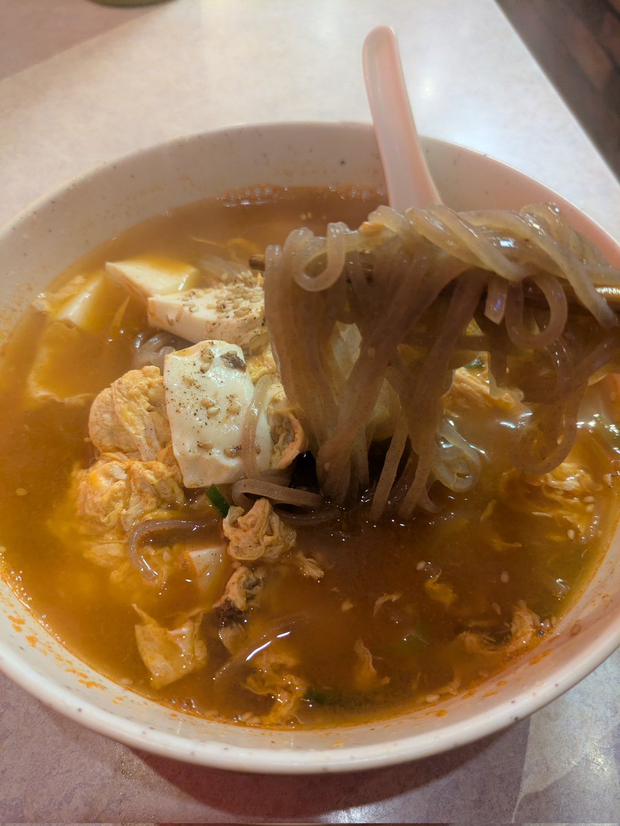 今日の賄い

【カルビ温麺】
温まります。
最後にご飯を入れて満腹になりました。