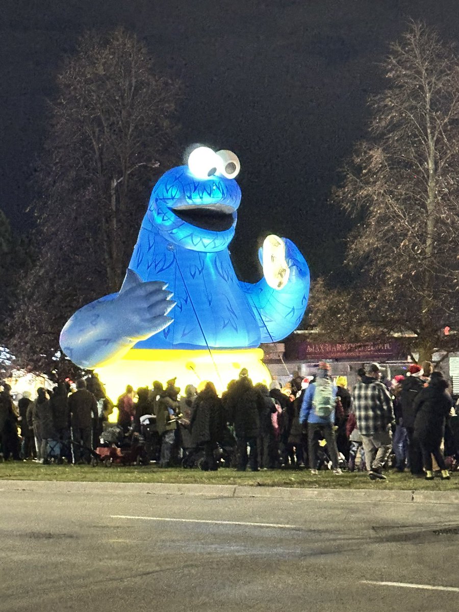 lisapatel01's tweet image. Another Santa Claus Parade in the books! 🎅✨
Grateful to volunteer for this special event and come together with friends, colleagues and the community. 
Nothing beats seeing our community come alive with lights, music, and holiday magic. 
#AjaxSantaClausParade #AjaxEvents