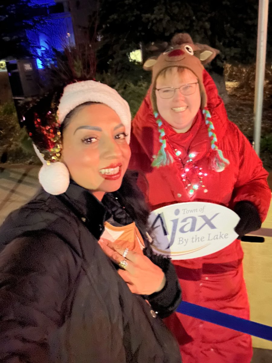 lisapatel01's tweet image. Another Santa Claus Parade in the books! 🎅✨
Grateful to volunteer for this special event and come together with friends, colleagues and the community. 
Nothing beats seeing our community come alive with lights, music, and holiday magic. 
#AjaxSantaClausParade #AjaxEvents