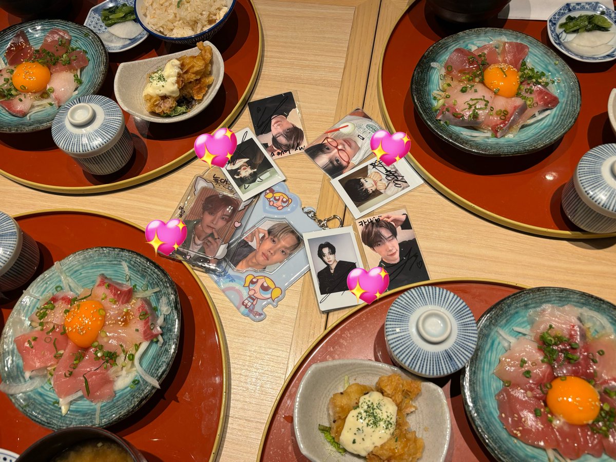 yoonjongwookana's tweet photo. 来週、台北で会うのにすぐ集まる人達🍀
今日もたのしかたんご🧸🩵 https://t.co/4k9DIrFnbX