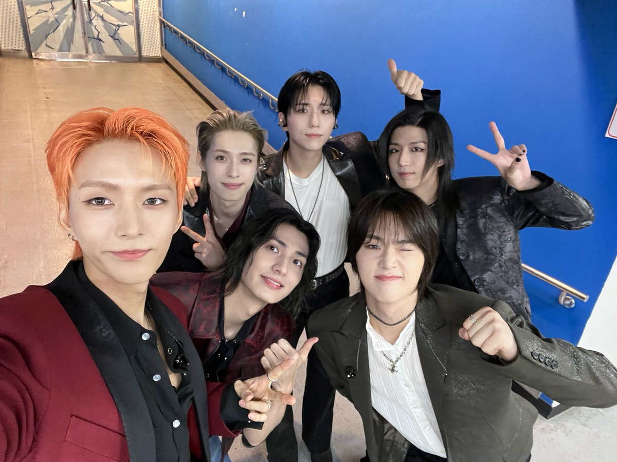 XH_official's tweet photo. Xdinary Heroes <Beautiful Mind> World Tour FINALE in SEOUL

🦋 DAY 3

빌런즈 아가들 덕분에 Beautiful Mind World Tour FINALE 성공적으로 마무리  ༘⋆˚ ༘ ೀ⋆｡˚
빌런즈 이쁘니들 함께해 줘서 고마워요 
(｡♡.♡｡)

#XdinaryHeroes #엑스디너리히어로즈
#Beautiful_Mind_WorldTour
#Beautiful_Mind
#WE_ARE_ALL_HEROES