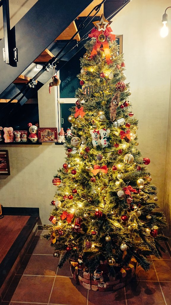 クリスマス１ヶ月イブイブ！🎄*⋆
あとはアドベントカレンダーも出して…テンション上がるぜ(٩Üو)