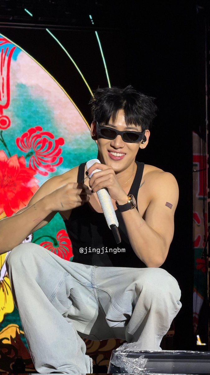 Vit73523147's tweet image. วันนี้ไม่ได้ไปนะเพาะติดธุระด่วนแต่เมื่อคืนสนุกมากประทับใจมากน้องเก่งมากมองน้องแบมด้วยตาเนื้อตัวเองน้องหล่อมากเป็นเด็กที่ทำให้เราค่ตภูมิใจและเต็มใจที่จะรักเค้าแบบไม่ฝืนเลยอยากบอกว่า&quot;แบมโว้ยแกเก่งที่สุดแล้วเว้ย!ภูมิใจจัง🥹👍🐍❤️
#BamBamHOMETOWNConcertDay2
#BamBam
@BamBam1A