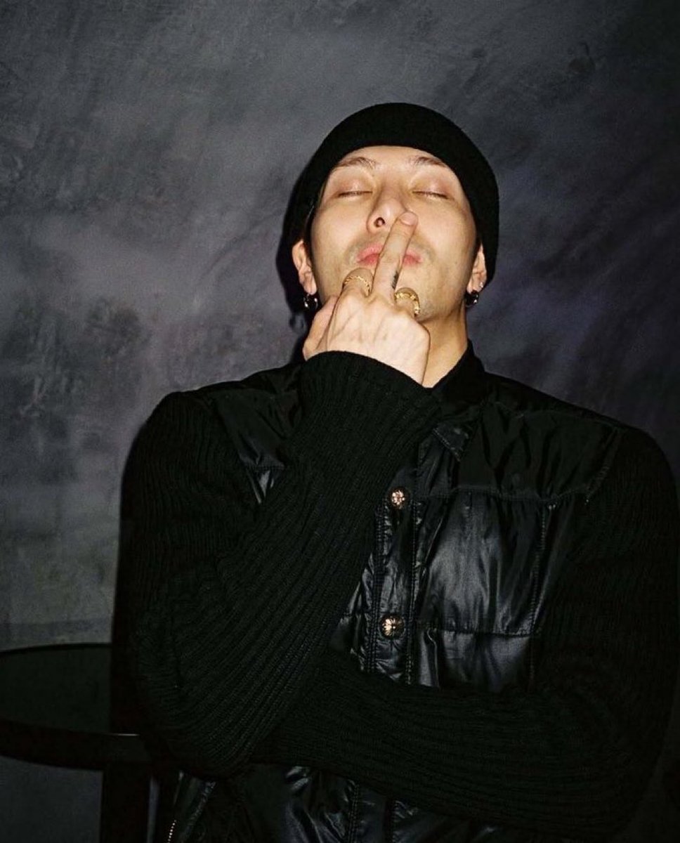 𝙅𝙖𝙘𝙠𝙨𝙤𝙣’𝙨 𝙇𝙚𝙛𝙩 𝙈𝙞𝙙𝙙𝙞𝙚 🦋✨🪄 tweet media