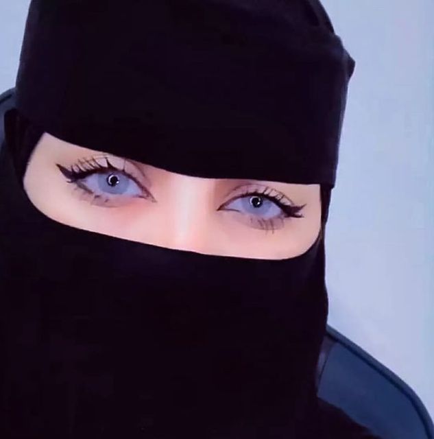 aaeerrab's tweet image. سوال للجميع 
هل عيون المراة جزء من جمالها؟ 👇