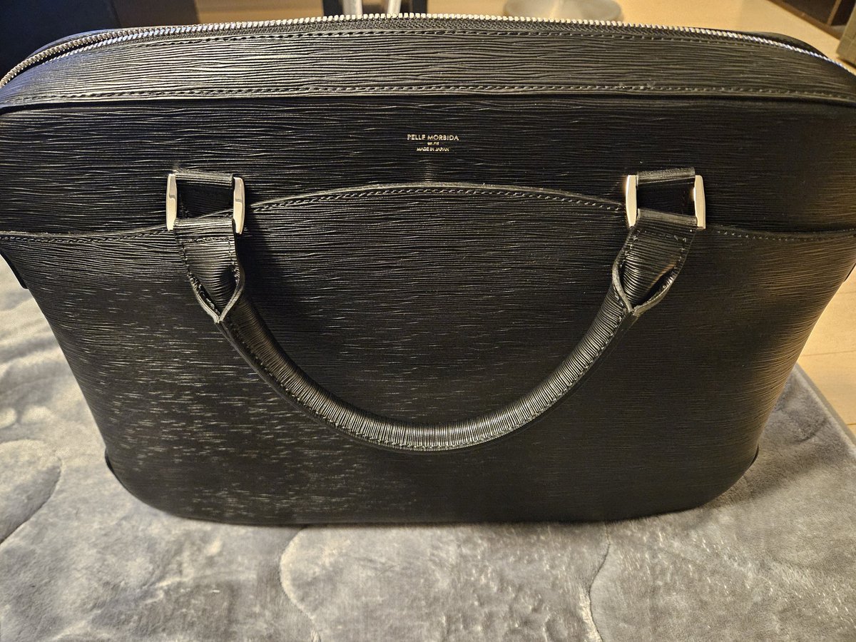 debunekomike's tweet image. 靴と鞄を新調
#でぶねこ
#debueko
#Berwick
#PELLEMORBIDA