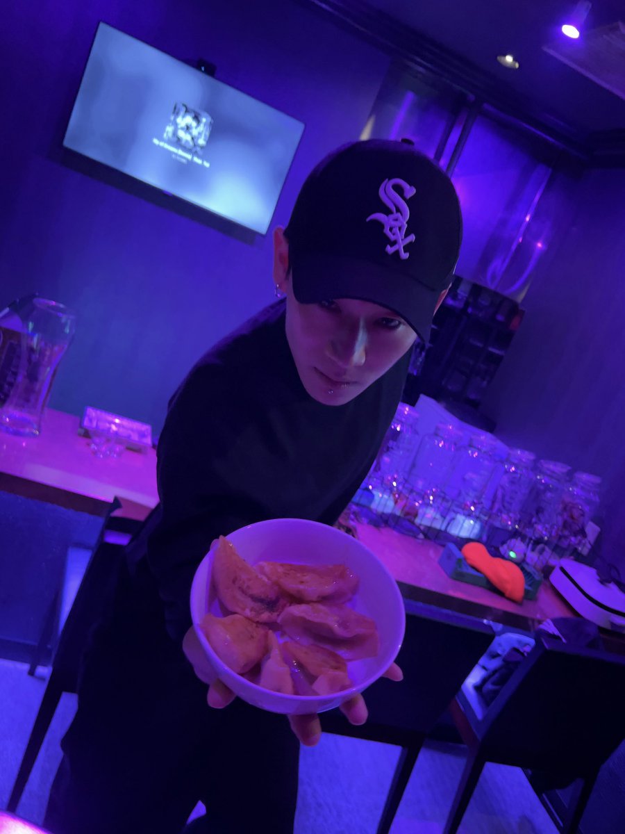 昨日食べたニンニク餃子とても美味しかったけど、口臭が終わってる🧄