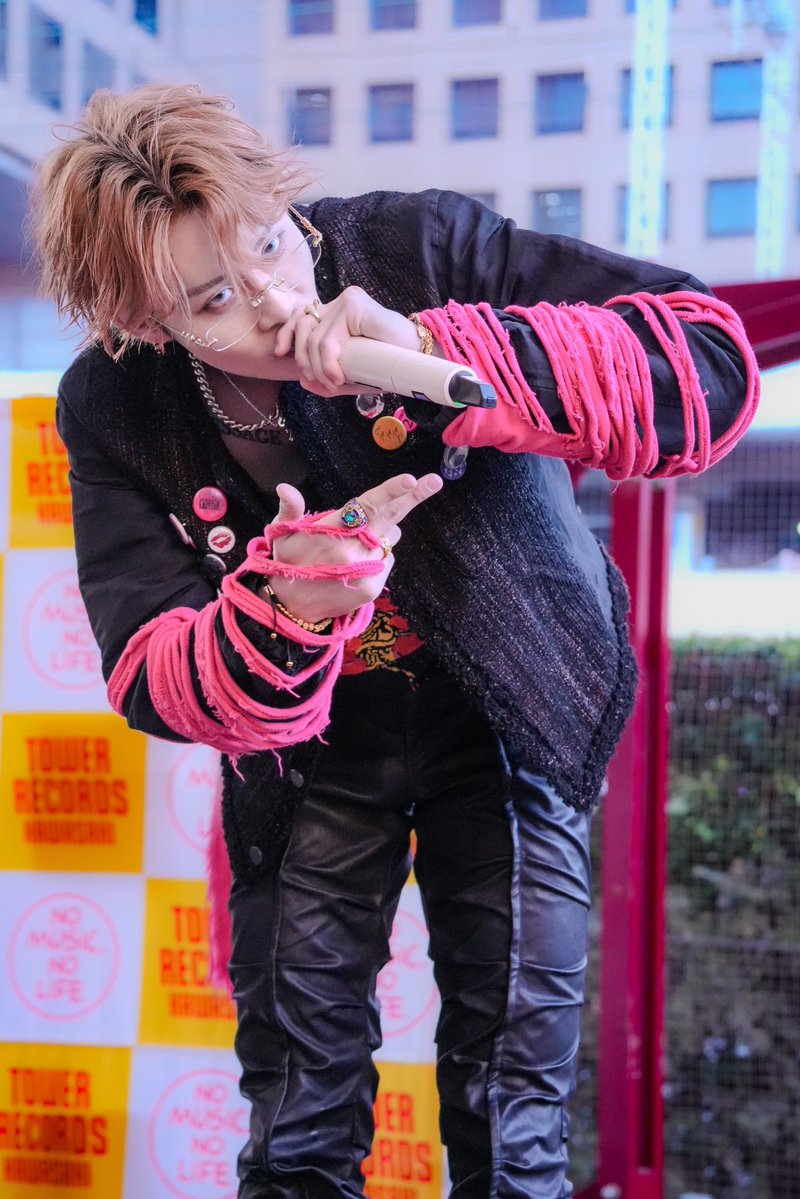 ydk_dyon's tweet image. 「Mad Pulse」リリースイベント

2025.11.23 川崎ブレイブサンダースコート

【1部】
撮影曲: Mad Pulse

YUKI （@YUKI_MDKD）

キリッとした視線がカッコよすぎる✨

📀12th SINGLE 12/24 release
「DIGIMON BEATBREAK」 OP

#MADKID
#MADKID_MadPulse