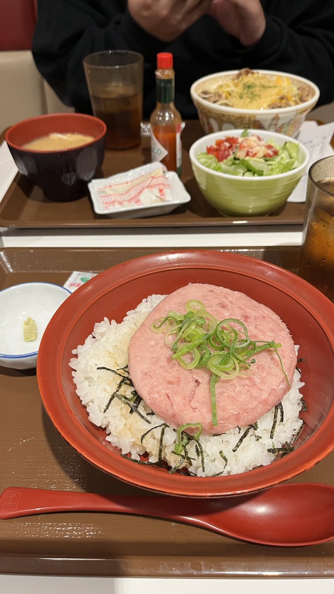 ken_121966's tweet image. 基本動作と長剣F1試合ずつで終わった😇
悔しいけど大会の空気感思い出せてよかったし、動きは前より良くなってると思うので、来週の秋関学はもっとがんばりたい所存
ヨンパニーおじさんさんお世話になりました🙇🏻