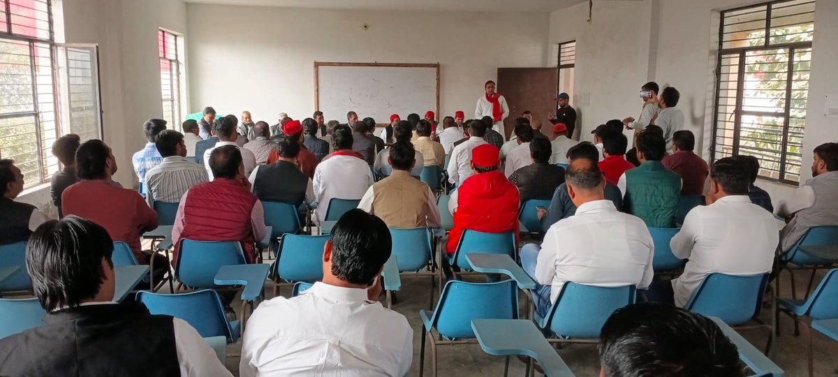 rajkumarbhatisp's tweet image. बील अकबरपुर स्थित विजय सिंह पथिक लॉ कॉलेज में SIR प्रक्रिया को लेकर समाजवादी पार्टी के बूथ लेबल एजेंट की बैठक सम्पन्न हुई।