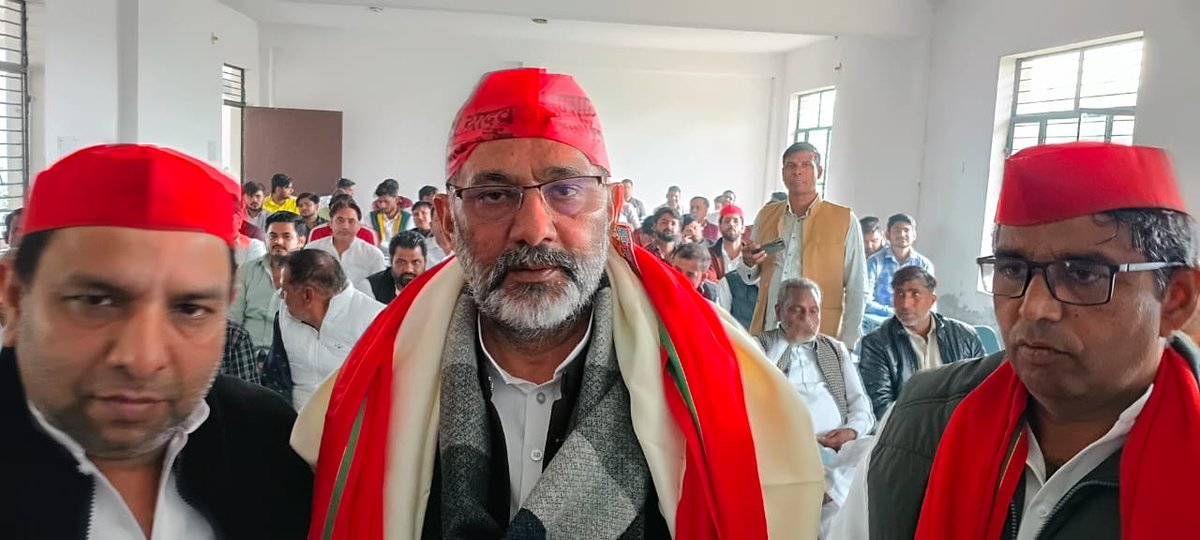 rajkumarbhatisp's tweet image. बील अकबरपुर स्थित विजय सिंह पथिक लॉ कॉलेज में SIR प्रक्रिया को लेकर समाजवादी पार्टी के बूथ लेबल एजेंट की बैठक सम्पन्न हुई।