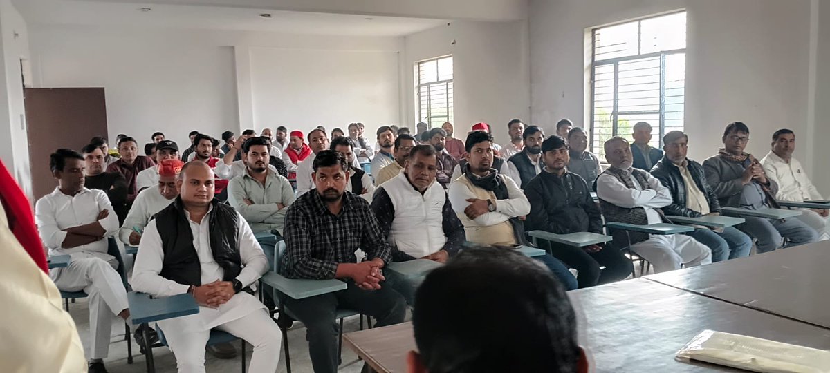 rajkumarbhatisp's tweet image. बील अकबरपुर स्थित विजय सिंह पथिक लॉ कॉलेज में SIR प्रक्रिया को लेकर समाजवादी पार्टी के बूथ लेबल एजेंट की बैठक सम्पन्न हुई।