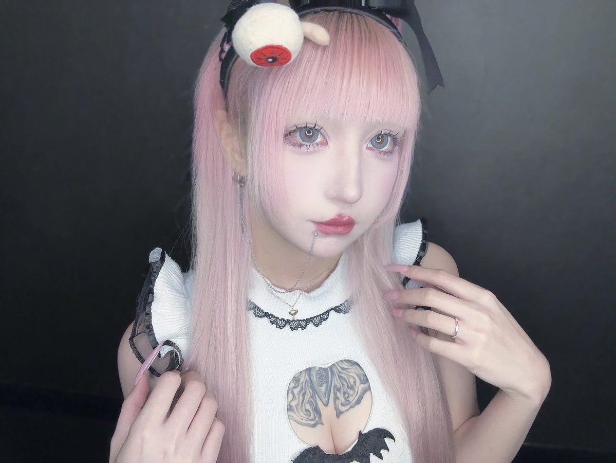 ぴあいん👻
やっとこ前髪伸びた~嬉しい🎀
しゅくぜん！今日もご帰城おまちしておりよ~！
#でぃすとぴあ