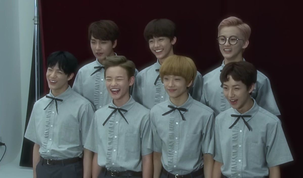 เด็กเจ็ดคนนี้เขาจะเคยคิดไหมนะว่าในอนาคตตัวเองจะเป็นศิลปินกลุ่มแรกและกลุ่มเดียวในค่ายที่ทำสถิติยอดอัลบั้มล้านแตกติดติดกัน 10 บั้มได้ 🥹 คงนึกภาพไม่ออกเลยแหละว่าวงชั่วคราวที่เกือบถูกยุบจะมีวันนี้