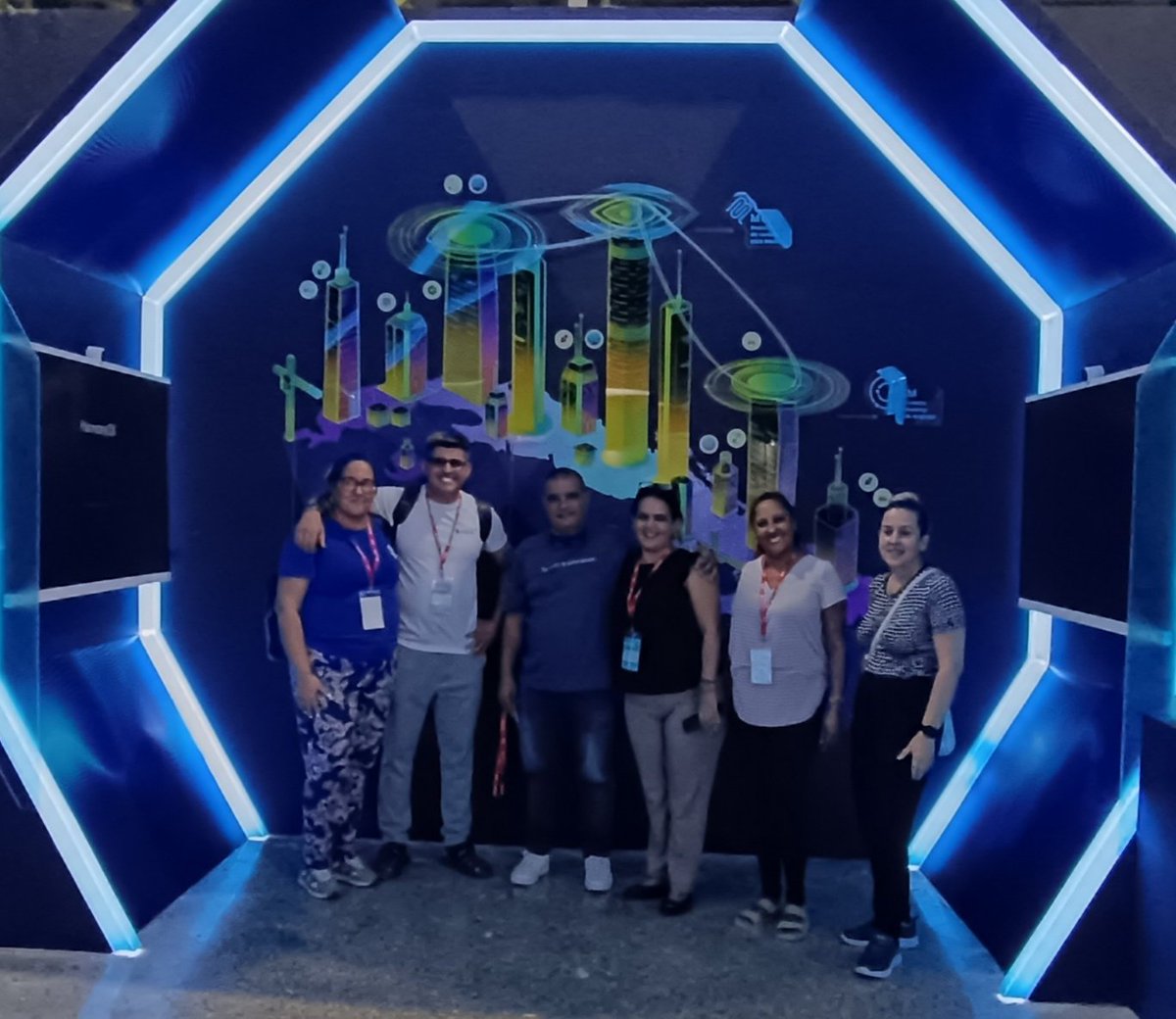 🔊En #Fihav2025 el Stand IA_Cuba te espera en el Pabellón 14 de Expocuba.  
🔵Del 24 al 29 de noviembre  
🔴10am-5pm  
🟢Descubre cómo la inteligencia artificial impulsa la innovación y la transformación digital en #Cuba. ¡Visítanos!  
#CubaPorLaTransformaciónDigital 🇨🇺