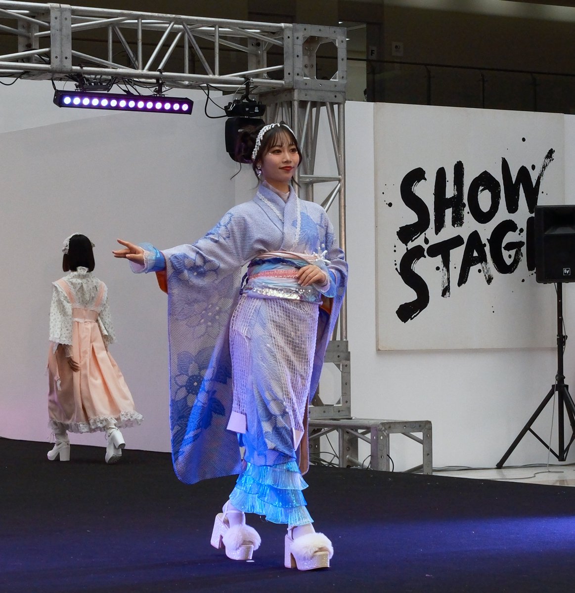 alpha_900's tweet image. ２０２５年１１月１６日（日）
第６２回デザインフェスタ
Ｌ４-ファッションショー
ＥＬＬＥさんのパーフェクトで
美しいウォークに魅了されました💖🥰
＃健ちゃん先生
＃L4ファッションショー
＃ELLE