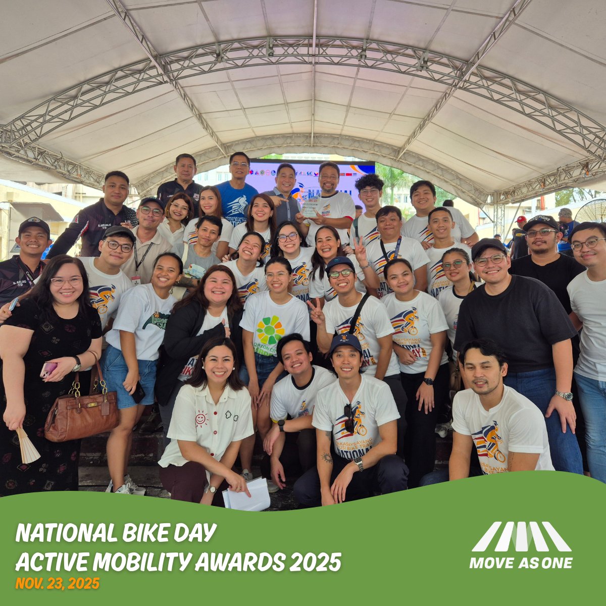MoveAsOnePH's tweet image. Ang ganda ng araw na ’to. 💚 Dumalo ang Move As One at nagbigay ng keynote sa National Bike Day Active Mobility Awards sa QC, kasama ang DOTr, DPWH, DOH, DILG, LGUs, at advocates.

Nakaka-inspire makita ang sigla ng bike community at suporta para sa active mobility. 🚴‍♀️✨
