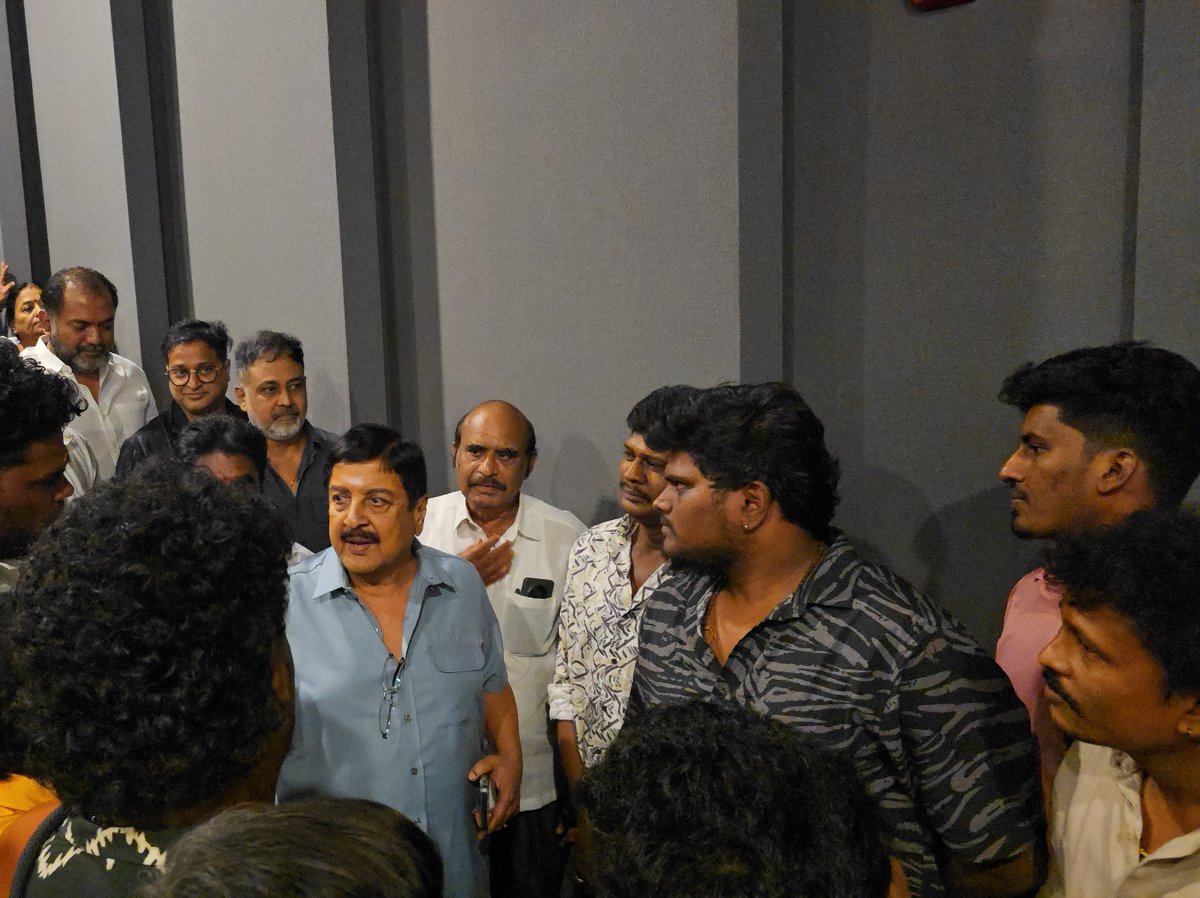 AyanSuriya_offl's tweet image. This one stay with me forever – an unforgettable moment with the legendary actor nd great human being, the iconic #Sivakumar ayya, proud father of our own @Suriya_offl anna!

#AnjaanReRelease #Karuppu