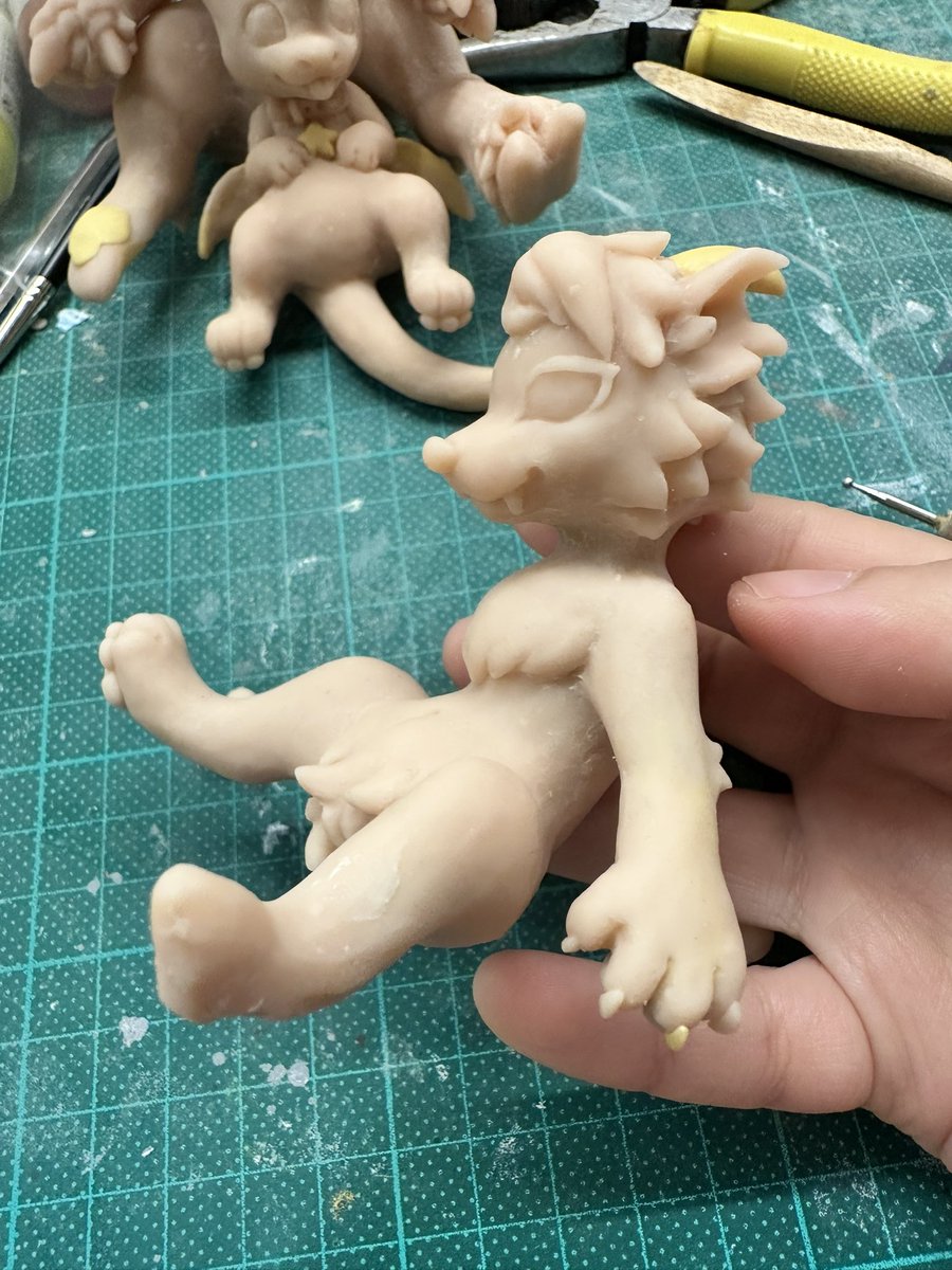 clareMALONG's tweet photo. WIP✂️ https://t.co/cjfWoux9Dc