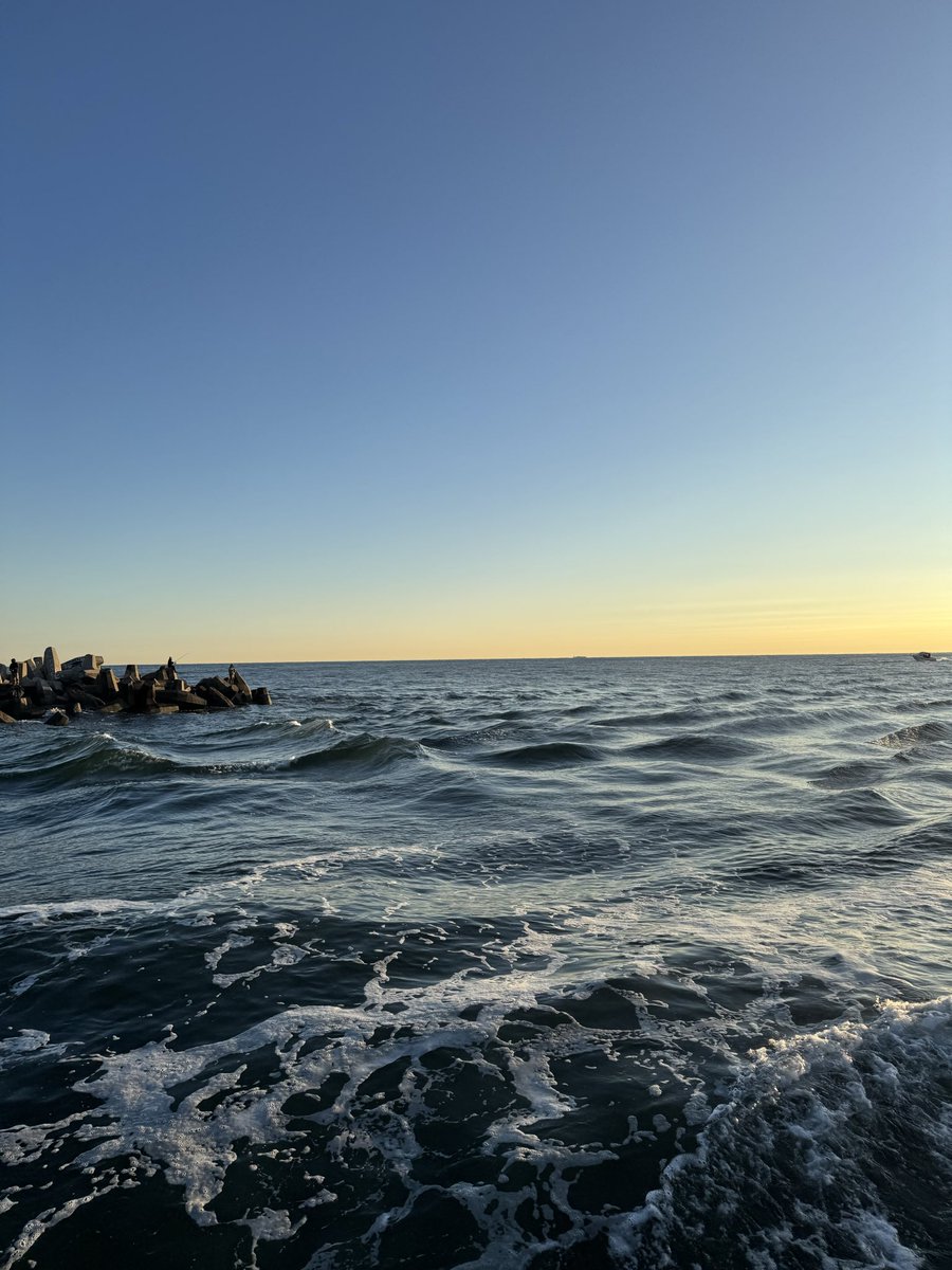 Heading offshore to fill the cooler. 

It’s freezing 🥶, but calm. I hope it stays that way.

Good morning and a great day from Point Pleasant, New Jersey. ☀️