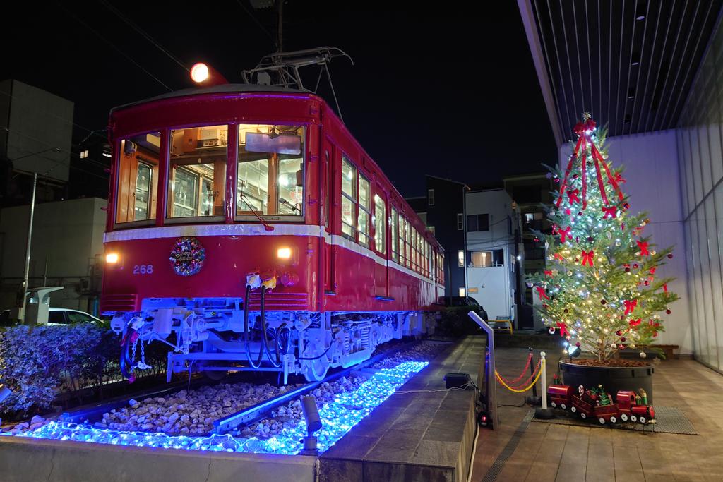 🎅🏻赤い電車はサンタクロースの夢を見ない🎄 少し早いですが、この