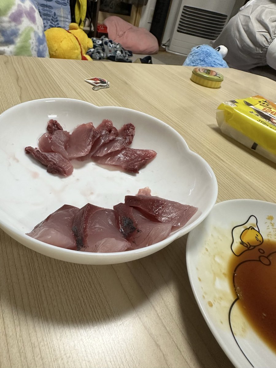 toc_zc32s520's tweet photo. 刺身食べたいっていうから
魚届けついでに捌いて刺身へ https://t.co/0Ns5uXO2Nj