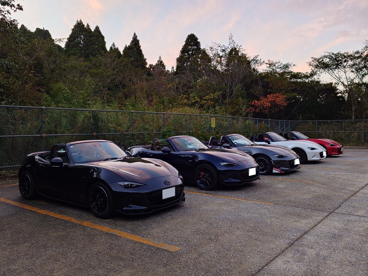 Blu_e_MarroneND's tweet photo. #ColorfulTops お疲れ様でした!!!
今日だけ曇天、雨までパラつくという大変申し訳ございませんでした🙇♂️🙇♂️🙇♂️
近場でお昼も食べて、もみじを下り気付けば白浜手前までツーリングしとりました🤣
次回は春口に、場所も少し考えましょうかね。
参加された皆さま、ありがとうございました! https://t.co/9t7TDSzktA