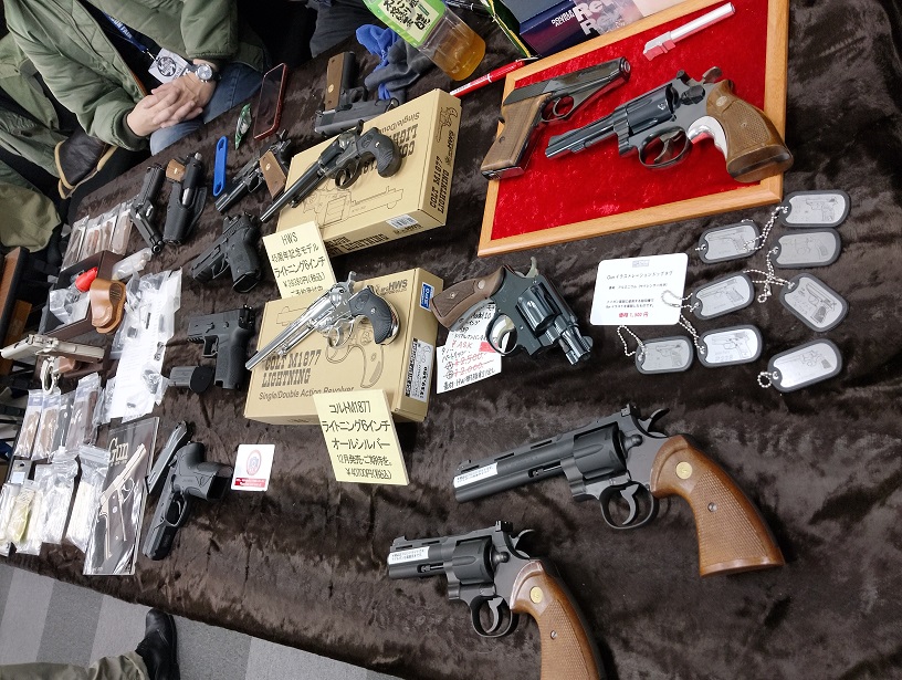 けん銃手入具函  連休最終値下げ　 激レア 限定120セット 発火モデルガン 二十六年式拳銃 HW エイジド・カスタム