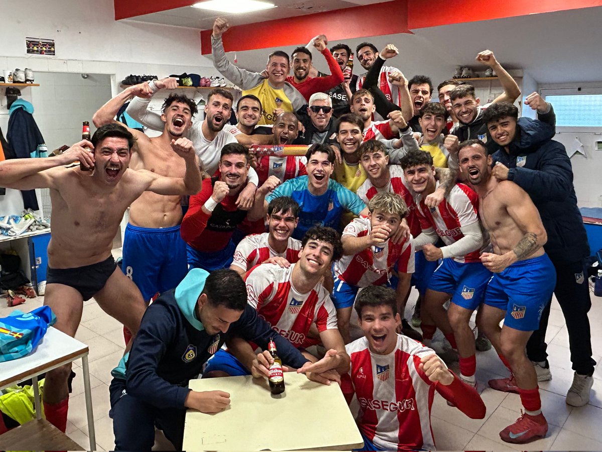 VICTORIÓN DE ESTOS TIOS 💥🍍

#AlNavalYoLeAmo