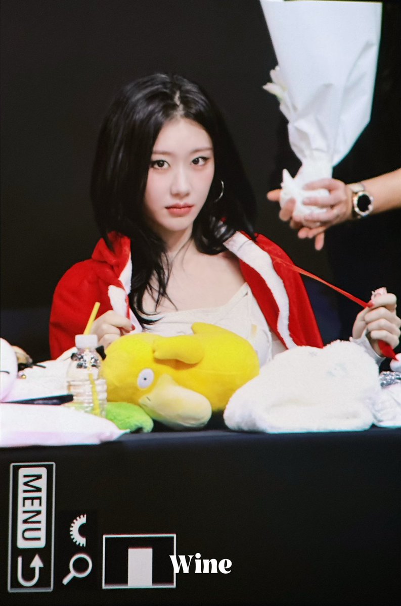 251123 🎄

#ITZY #있지 #CHAERYEONG #채령