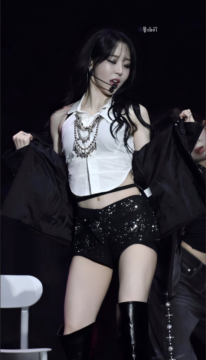 mondayblue__s's tweet image. 251123 문별 MUSEUM 콘서트 서울 

오늘도 🔥🥵

#마마무 #문별
#MAMAMOO #MOONBYUL