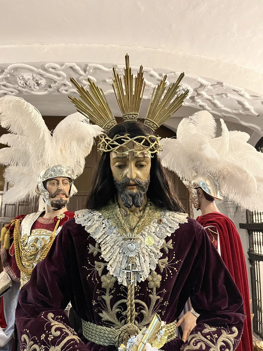 ⚫⚪
SOLEMNIDAD DE JESUCRISTO, REY DEL UNIVERSO

"Yo soy Rey. Para esto nací, para esto vine al mundo, para ser testigo de la Verdad".
(Jn 18, 36-37)